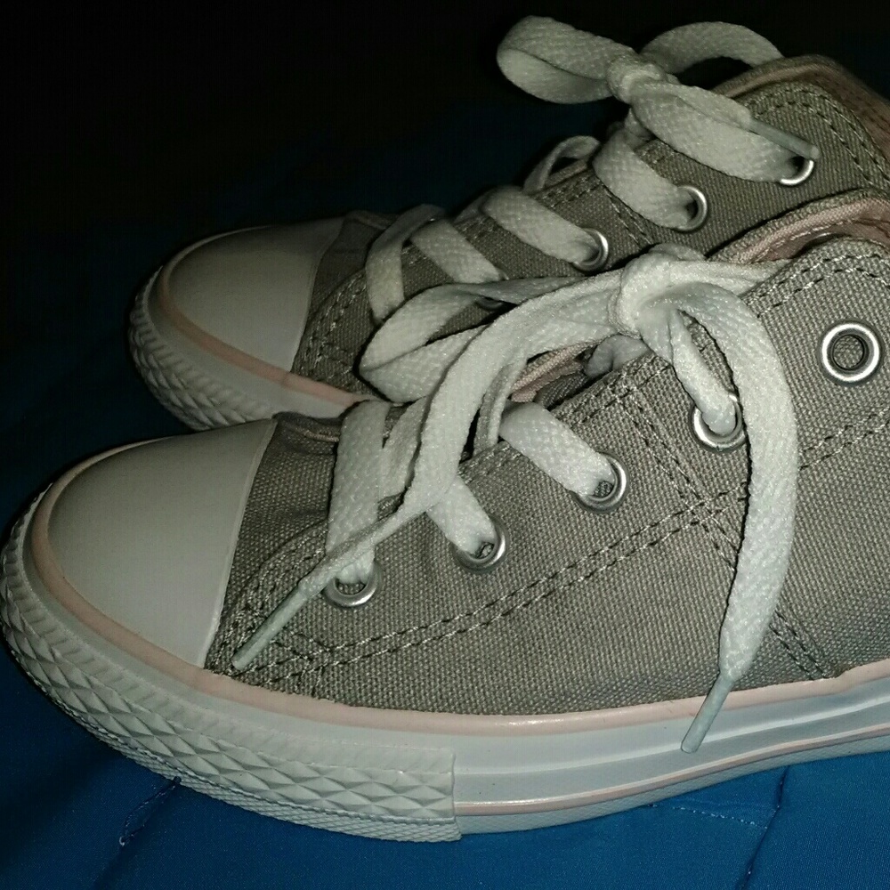 Kids Chuck Taylor All Star Madison Low Top Sneaker